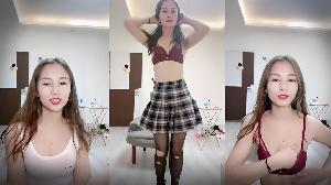 【妖艳御姐】长发御姐范妹子，和小男友激情啪啪做爱。}